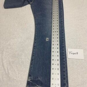 Guess women 16 youth 26/29 Blue straight leg jeans distressed. SKU166